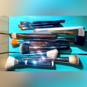 Makeup brushes